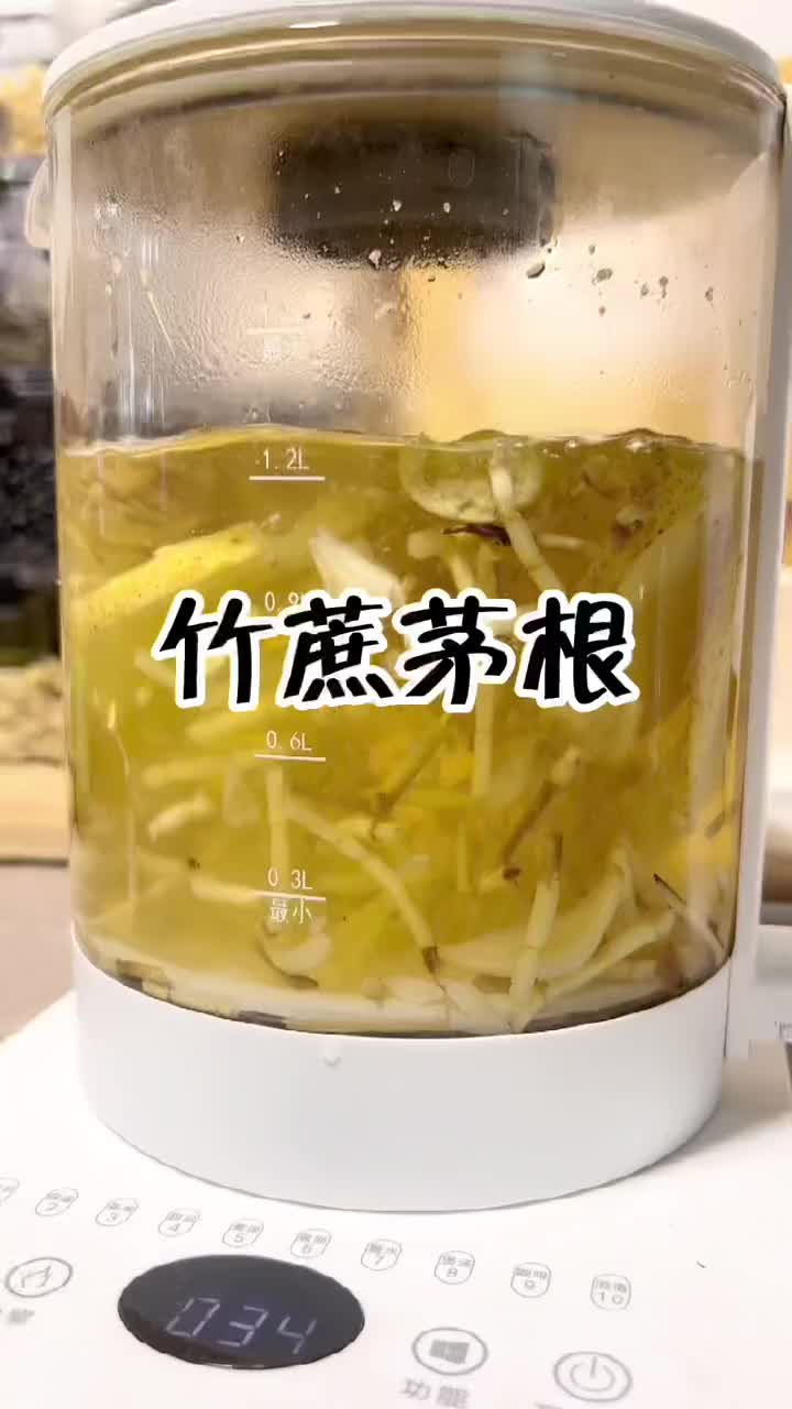 夏天必喝汤水-竹蔗茅根水，煎炸烧烤小零食怕热气，家里总会备着一些，用时随手煮一壶，还怕火气大吗？