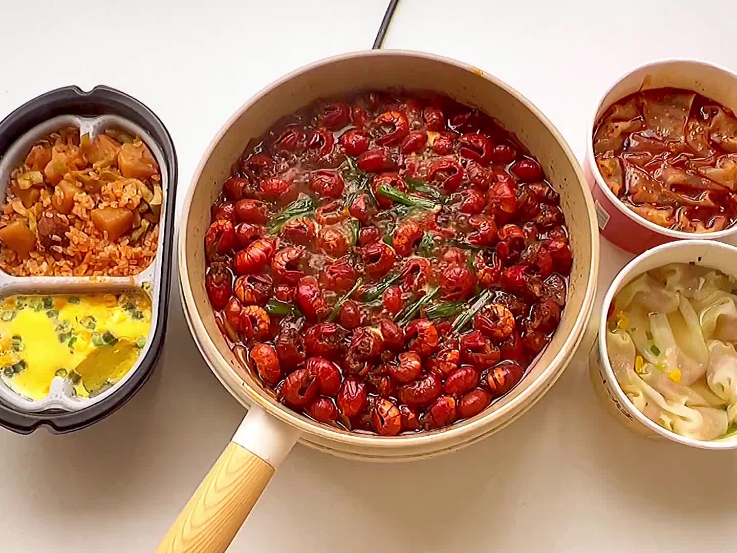 在家里的阳台也能把小龙虾做出大排档的那个味！好吃到停不下来！阳台大排档 有点东西