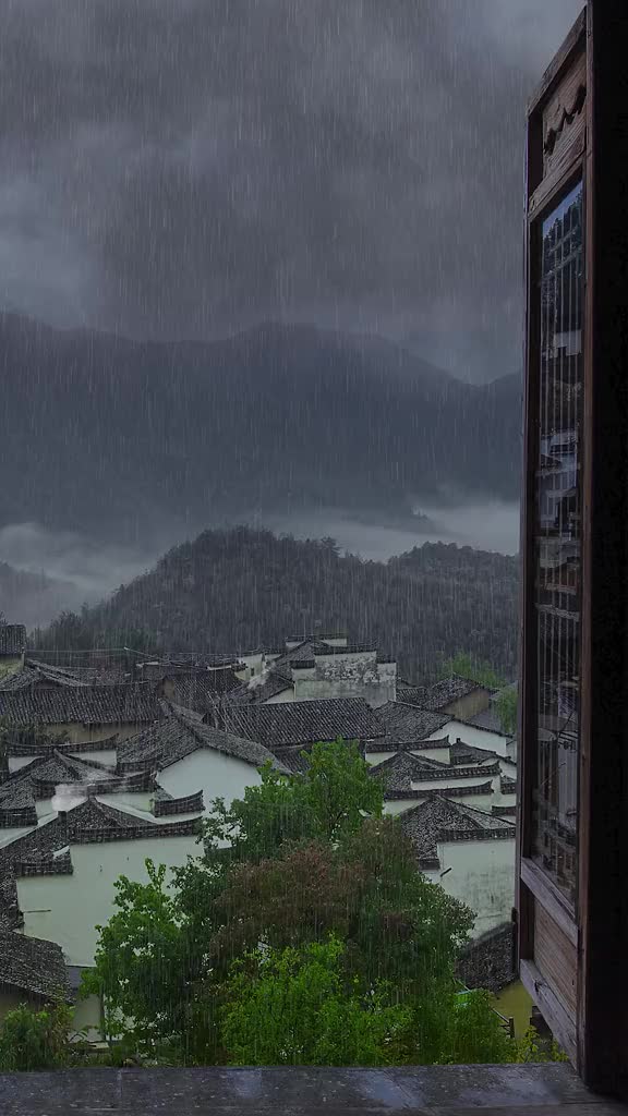 卧栏听雨声