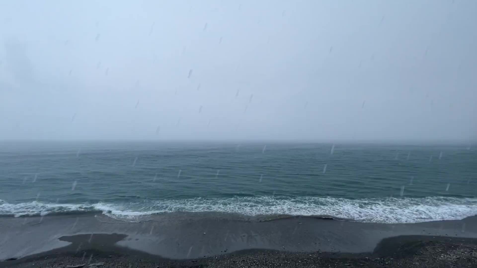 如果可以. 我愿意这样发呆一整天. 什么都不想.静听雨声