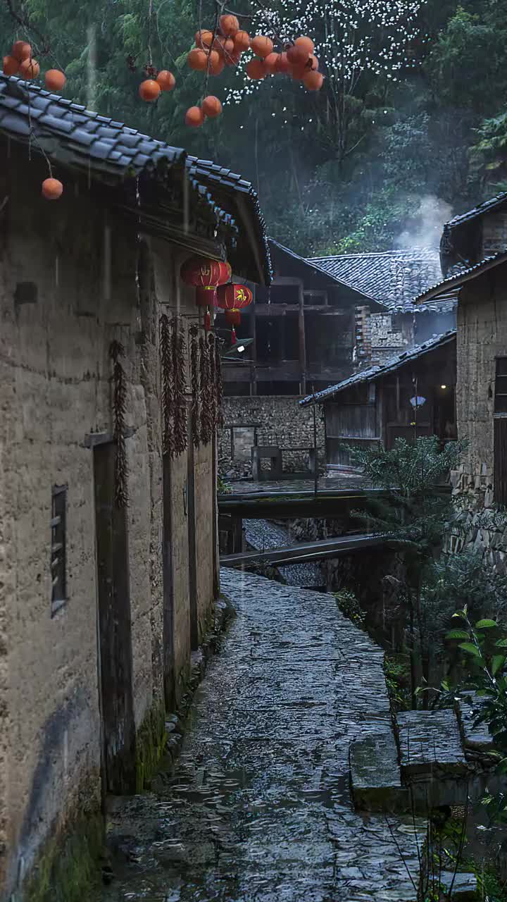 静静的看、静静的听，听雨和看雨能让你的心情得到释压，不在浮躁，慢慢平静...#怀旧 #下雨天 #治愈