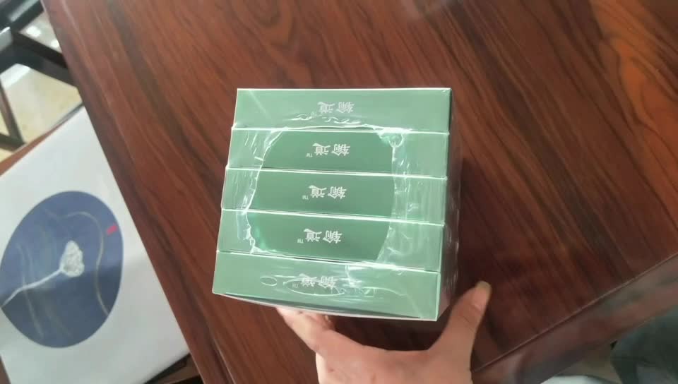 来看看咱公司的穴位贴，效果好，治疗感冒，咳嗽，发烧，一贴就能见效。