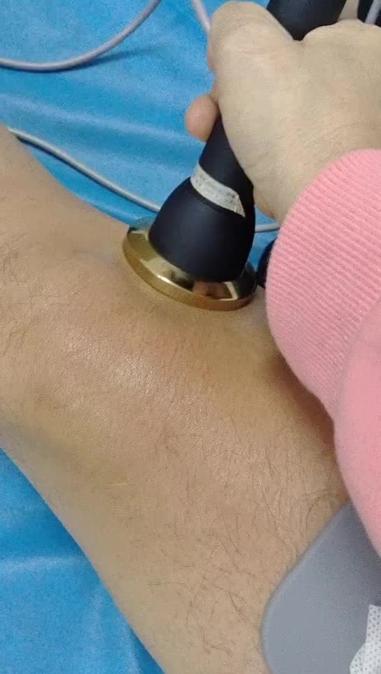 膝关节疼痛，肿胀