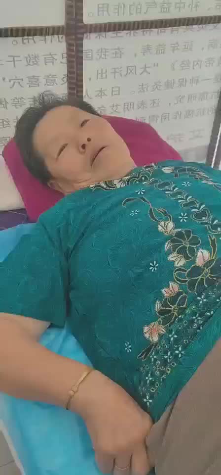 这位患者腿疼都十几年的老毛病了，一直没有找到好的治疗方法，用劲元堂的仪器做三次就好了！效果就这么牛