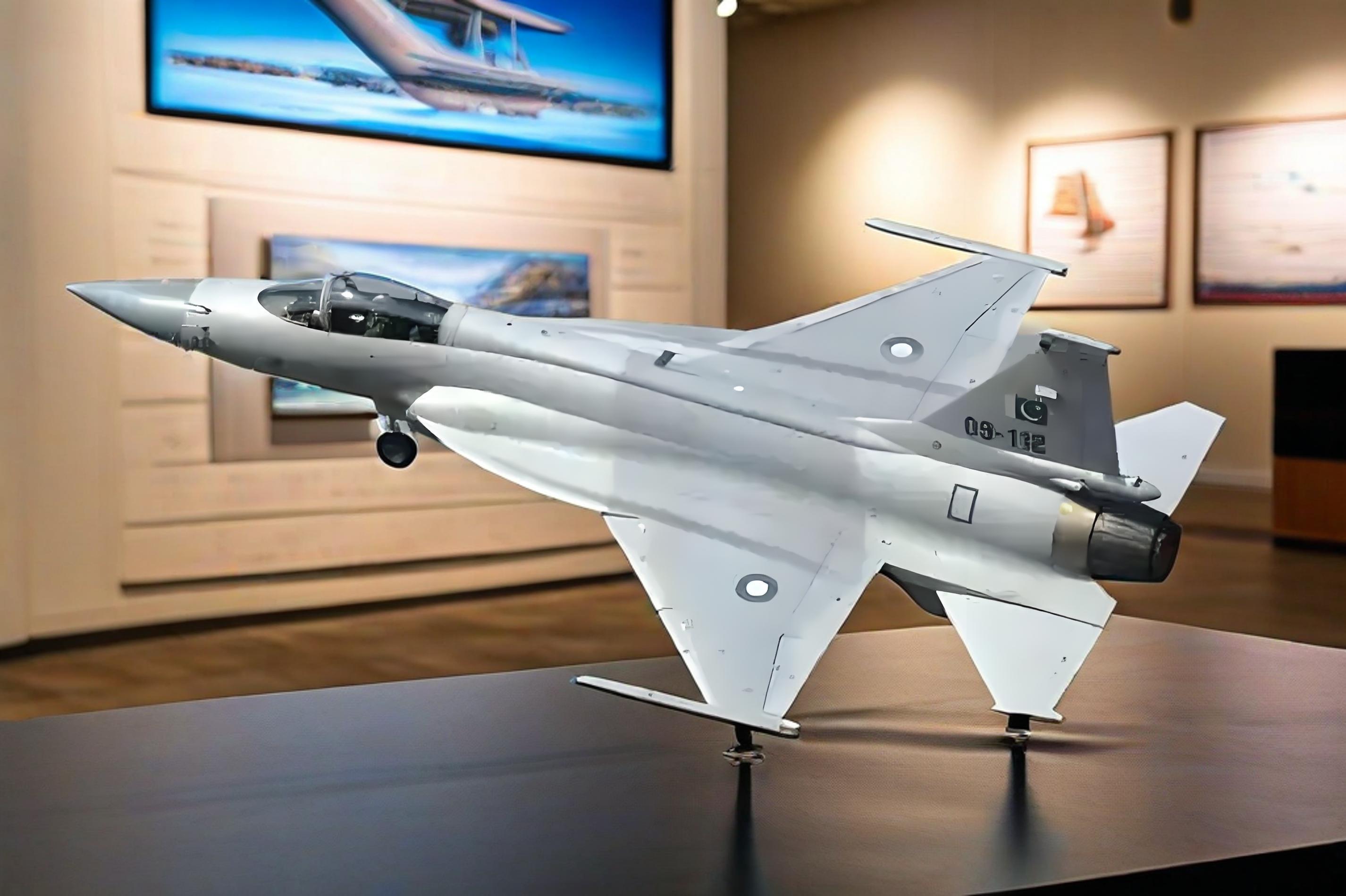 “枭龙”：FC-1战斗机